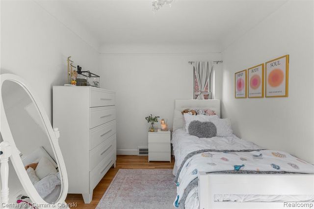 1817 N York Street, Dearborn, MI 48128