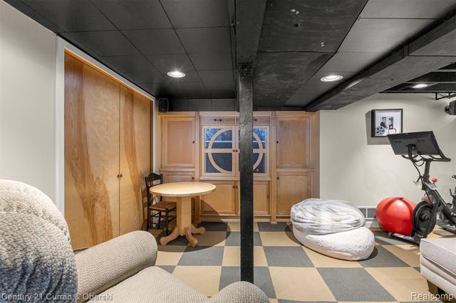 1817 N York Street, Dearborn, MI 48128