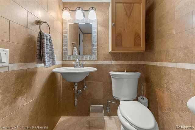 1817 N York Street, Dearborn, MI 48128