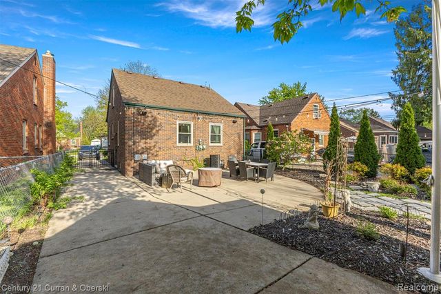 1817 N York Street, Dearborn, MI 48128