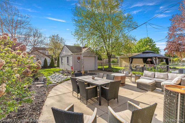 1817 N York Street, Dearborn, MI 48128