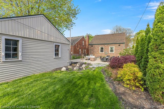 1817 N York Street, Dearborn, MI 48128