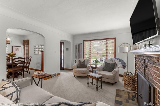 1817 N York Street, Dearborn, MI 48128