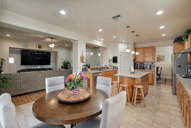 1051 Heartland Dr, Manteca, CA 95337