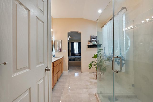 1051 Heartland Dr, Manteca, CA 95337