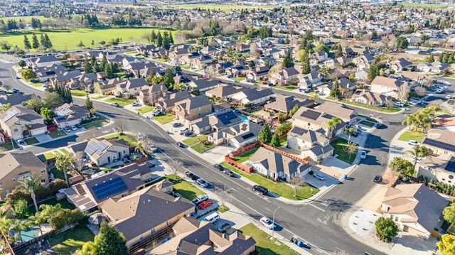 1051 Heartland Dr, Manteca, CA 95337