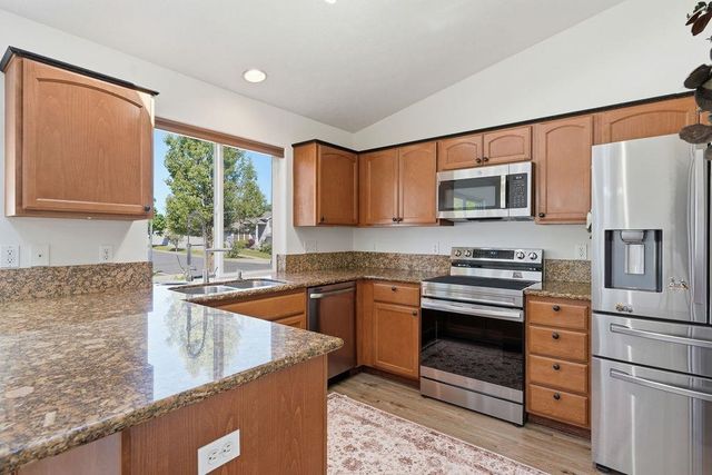 902 S Salish St, Airway Heights, WA 99224