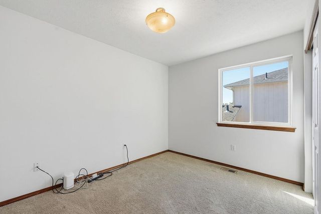 902 S Salish St, Airway Heights, WA 99224