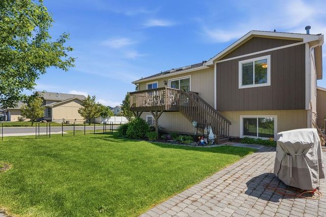 902 S Salish St, Airway Heights, WA 99224