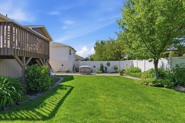 902 S Salish St, Airway Heights, WA 99224