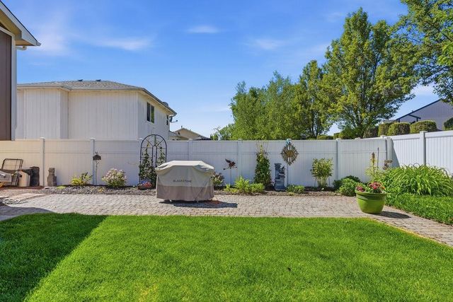 902 S Salish St, Airway Heights, WA 99224