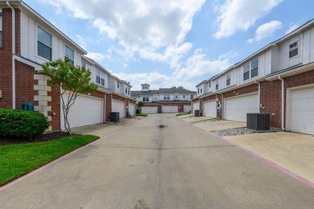 449 Legends Drive, Lewisville, TX 75057
