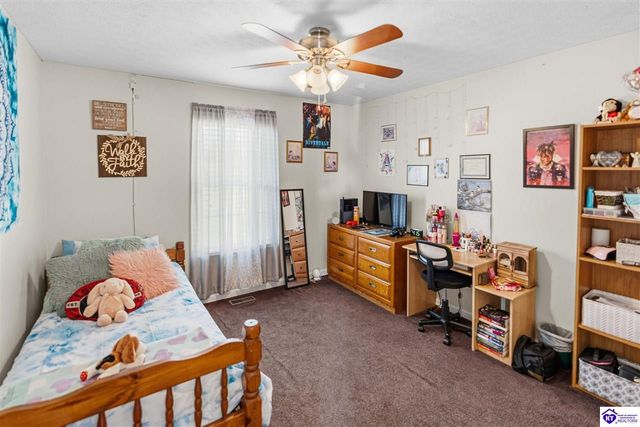 438 Willow Lake Drive, Vine Grove, KY 40175