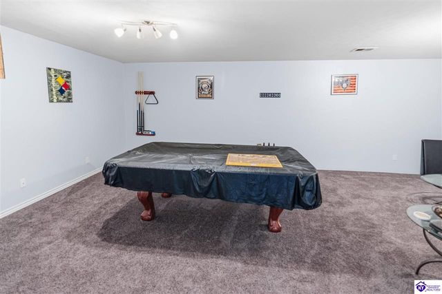 438 Willow Lake Drive, Vine Grove, KY 40175