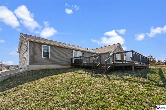 438 Willow Lake Drive, Vine Grove, KY 40175