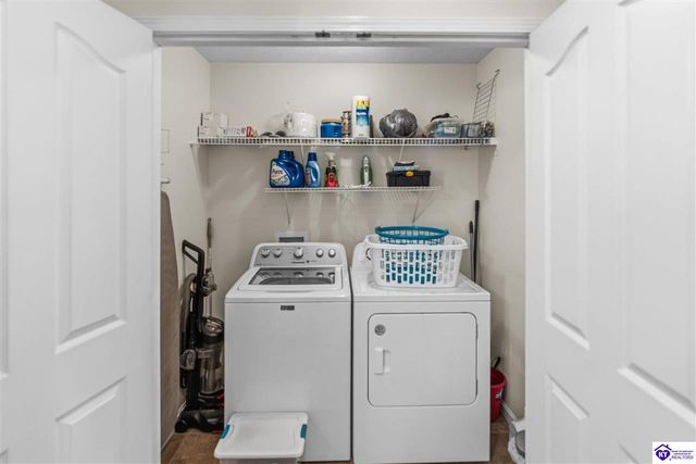 438 Willow Lake Drive, Vine Grove, KY 40175