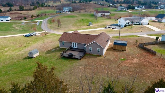 438 Willow Lake Drive, Vine Grove, KY 40175