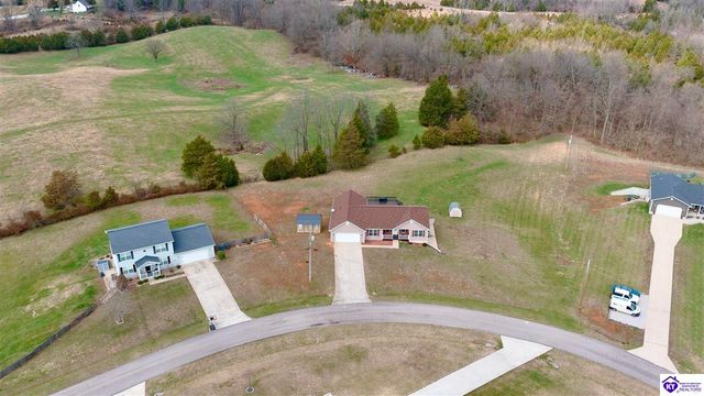 438 Willow Lake Drive, Vine Grove, KY 40175