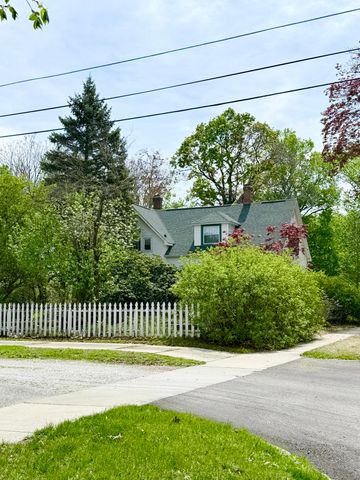 303 E Porter Avenue, Chesterton, IN 46304