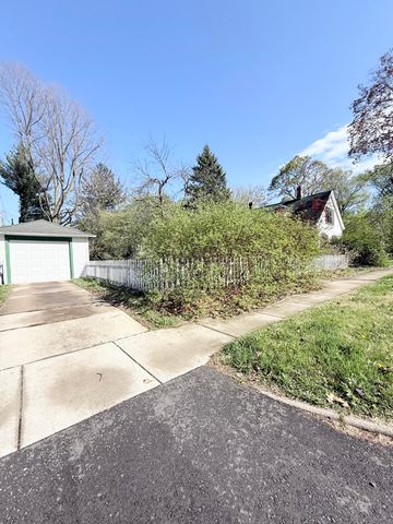 303 E Porter Avenue, Chesterton, IN 46304