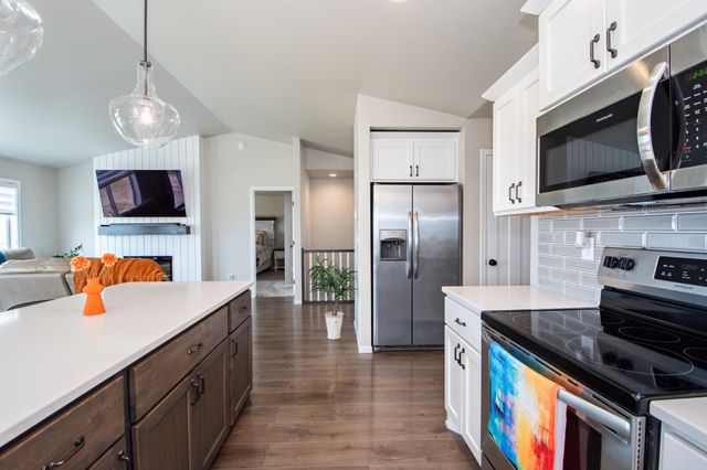 1142 Albert Court W, West Fargo, ND 58078