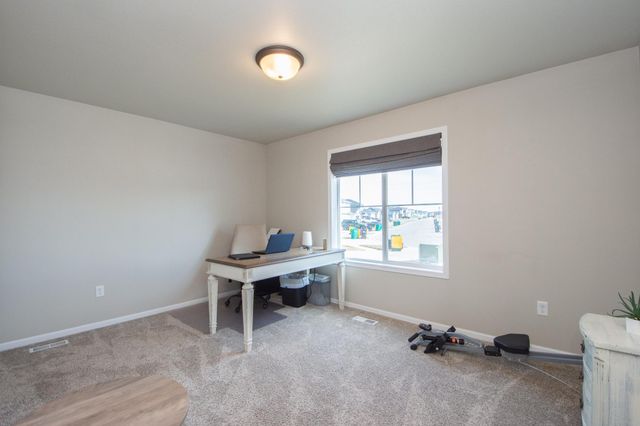 1142 Albert Court W, West Fargo, ND 58078