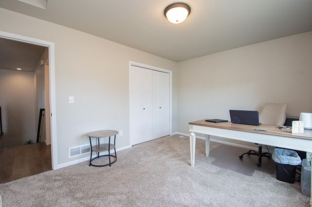 1142 Albert Court W, West Fargo, ND 58078