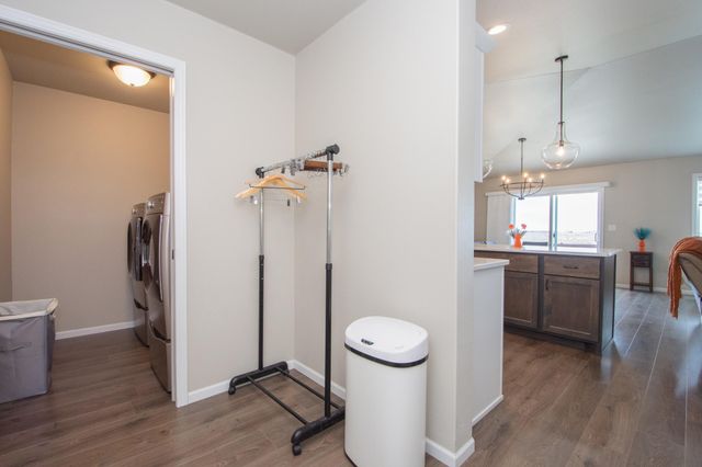 1142 Albert Court W, West Fargo, ND 58078