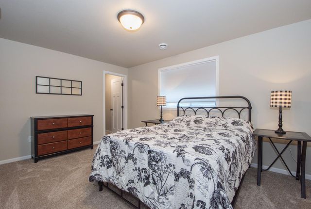 1142 Albert Court W, West Fargo, ND 58078