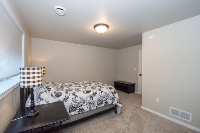 1142 Albert Court W, West Fargo, ND 58078