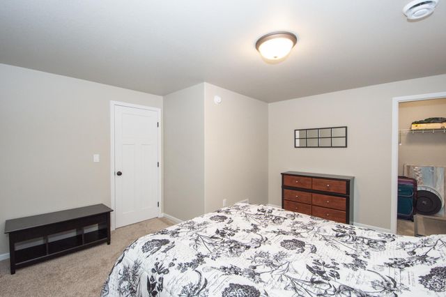 1142 Albert Court W, West Fargo, ND 58078