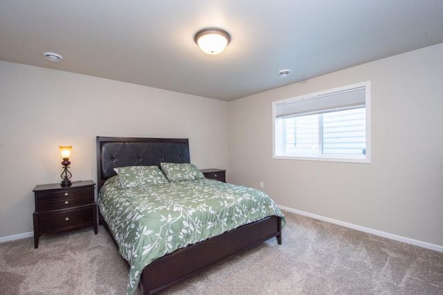 1142 Albert Court W, West Fargo, ND 58078