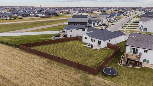 1142 Albert Court W, West Fargo, ND 58078