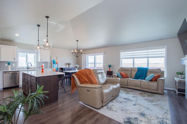 1142 Albert Court W, West Fargo, ND 58078