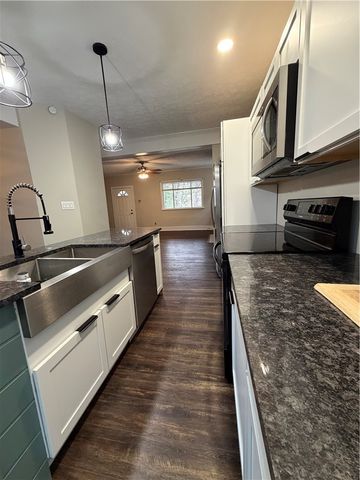 21 Bradbury St, South Union Twp, PA 15401