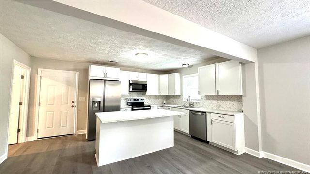 110 W Sunset Drive, Red Springs, NC 28377