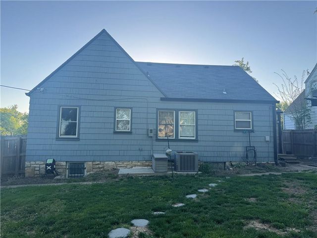 5987 Paseo Boulevard, Kansas City, MO 64110