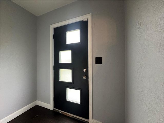 5987 Paseo Boulevard, Kansas City, MO 64110