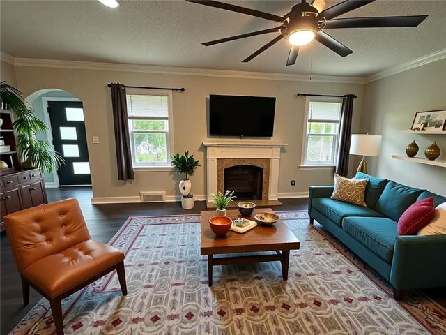 5987 Paseo Boulevard, Kansas City, MO 64110