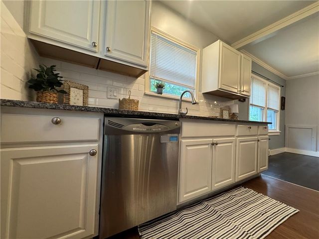 5987 Paseo Boulevard, Kansas City, MO 64110