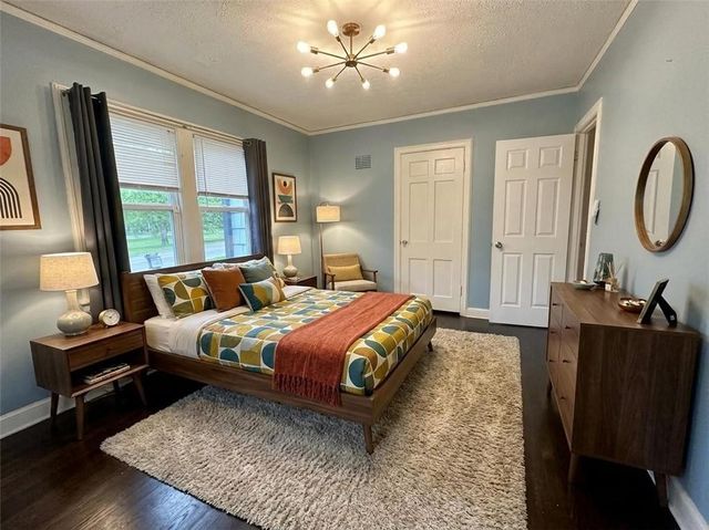 5987 Paseo Boulevard, Kansas City, MO 64110