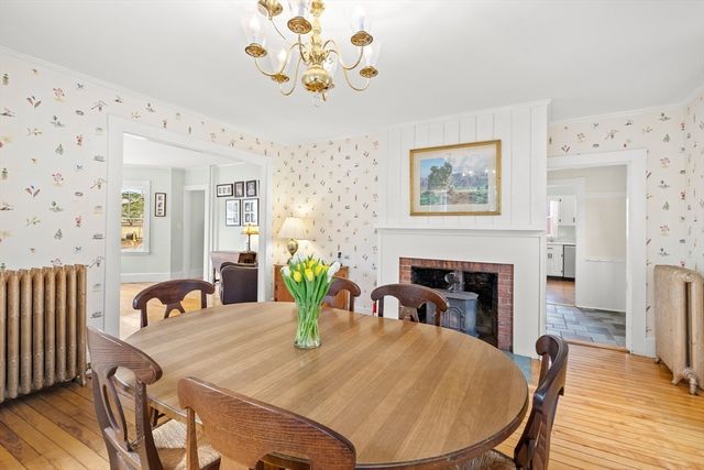 20 Perkins St, Wenham, MA 01984