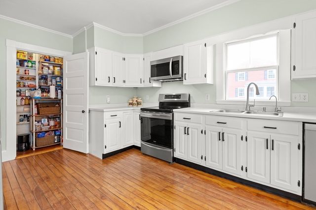 20 Perkins St, Wenham, MA 01984