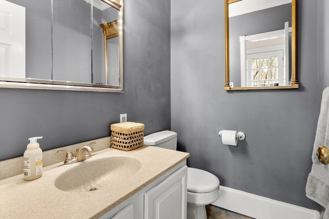 20 Perkins St, Wenham, MA 01984