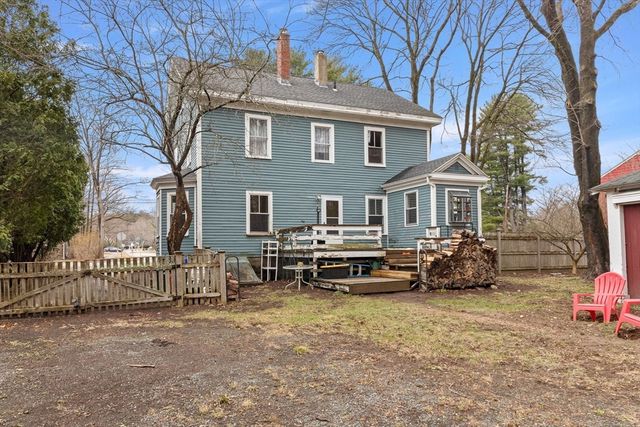 20 Perkins St, Wenham, MA 01984