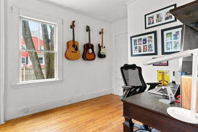 20 Perkins St, Wenham, MA 01984