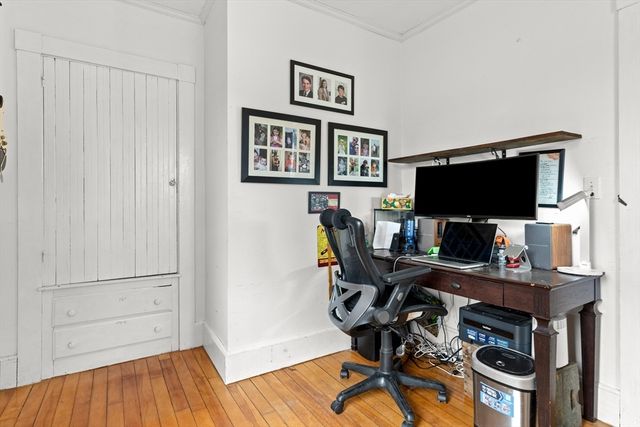 20 Perkins St, Wenham, MA 01984