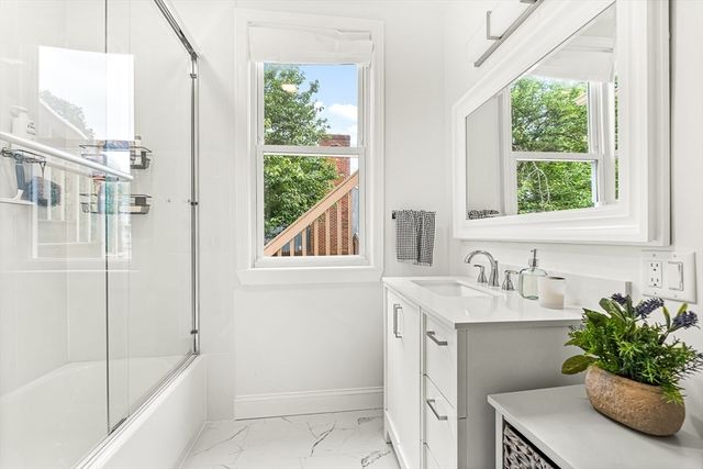 29 Harvard Street 1, Winchester, MA 01890