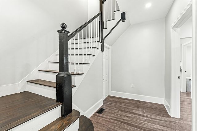 29 Harvard Street 1, Winchester, MA 01890