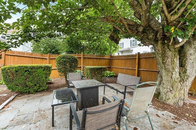 29 Harvard Street 1, Winchester, MA 01890